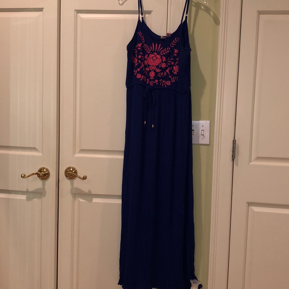 MAXI DRESS WITH STITCH DETAIL